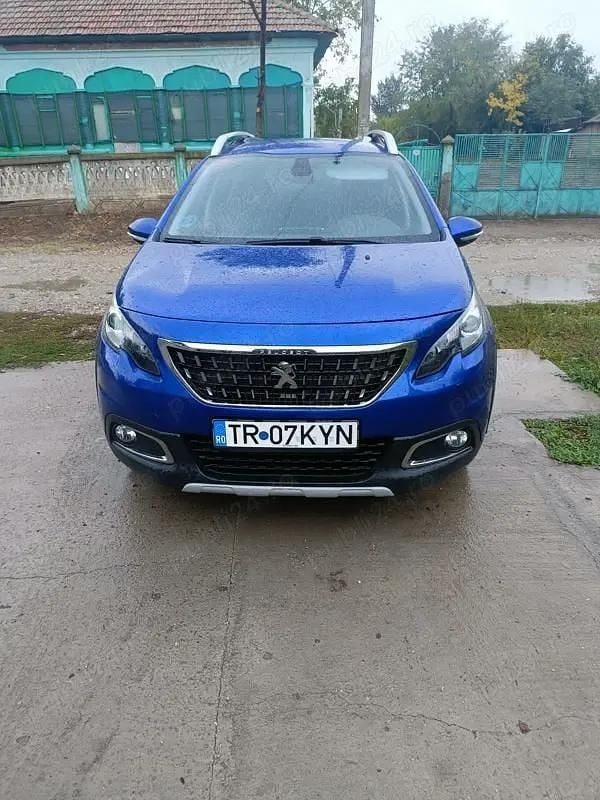 Utilizat 2019 Peugeot 2008 SUV | 9.000 EUR (Super Preț) - Imagine 1/4