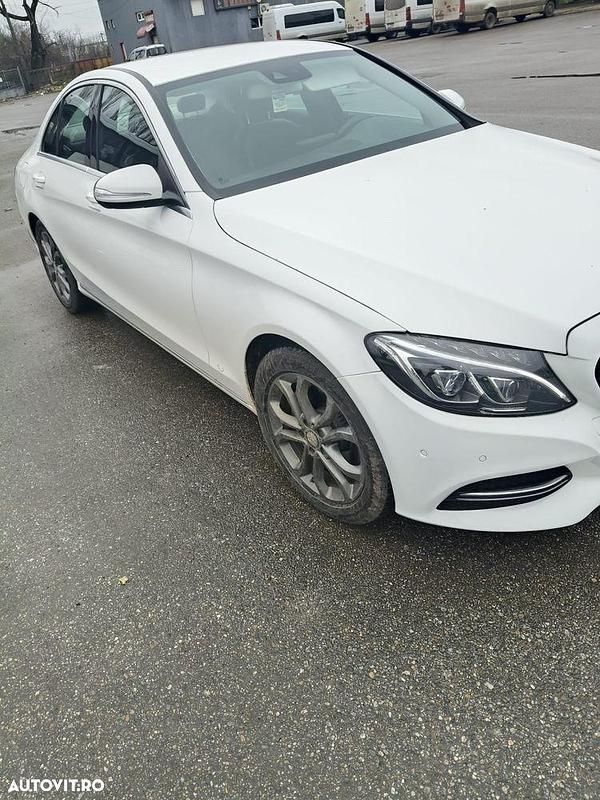 Second-hand Mercedes C180 Avantgarde 156 CP (114 kW) 2015 Culoarealb Berlinǎ