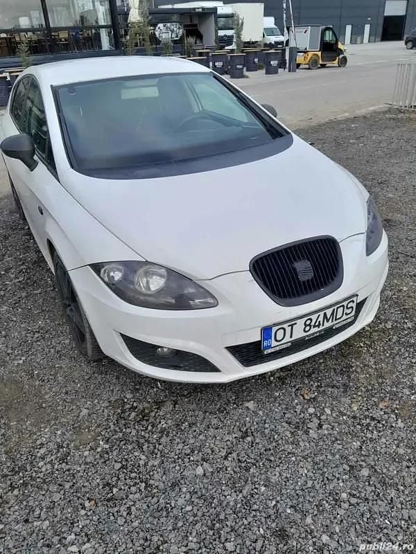 Utilizat 2011 Seat Leon Hatchback | 2.500 EUR (Super Preț) - Imagine 1/3