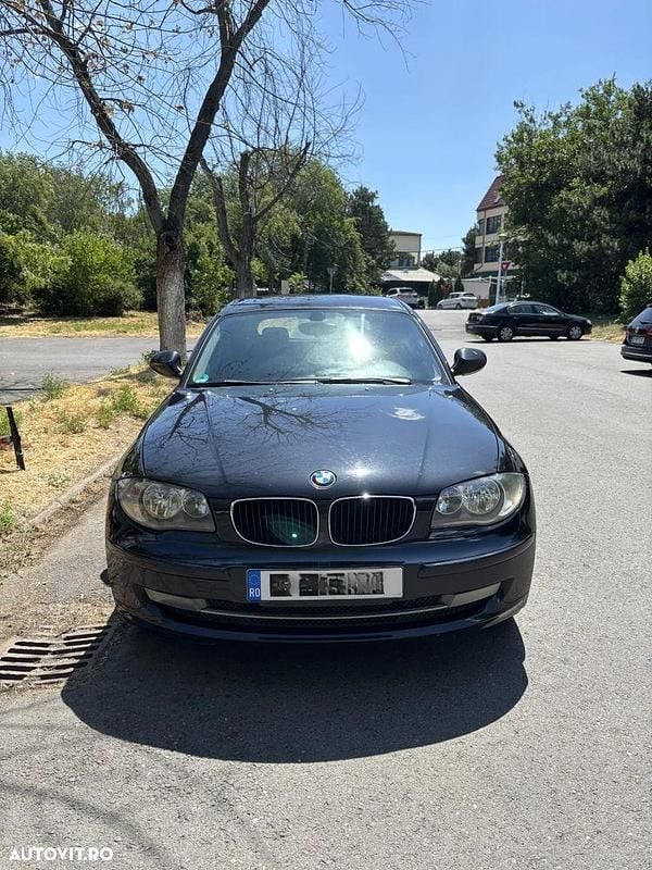 Second-hand BMW 116 Sport Line 116 CP (85 kW) 2010 Negru Hatchback