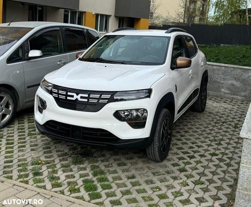 Second-hand Dacia Spring Extreme 47 kW (65 CP) 2024 Culoarealb Hatchback
