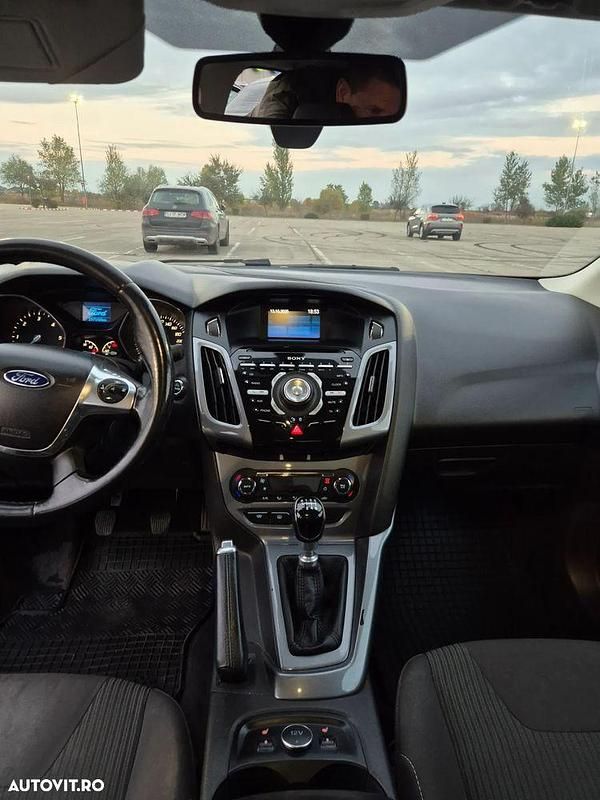 Culoaremaro Utilizat 2013 Ford Focus Titanium Berlinǎ | 5.150 EUR (Preț OK) - Imagine 1/4