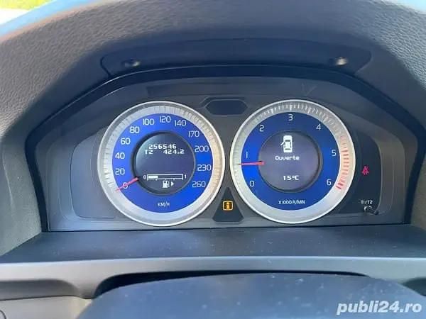 Utilizat 2011 Volvo S60 R-Design Berlinǎ | 8.000 EUR (Puțin scump) - Imagine 1/4