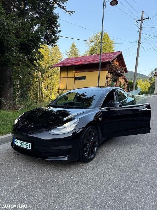 Second-hand Tesla Model 3 Performance 376 kW (512 CP) 2020 Culoarenegru Berlinǎ