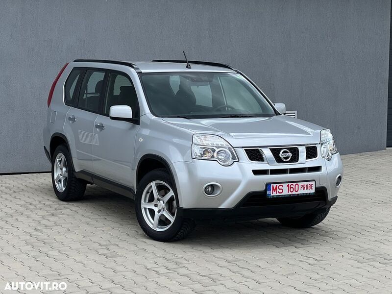 Argint Utilizat 2013 Nissan X-Trail SUV | 8.990 EUR (Super Preț) - Imagine 1/4