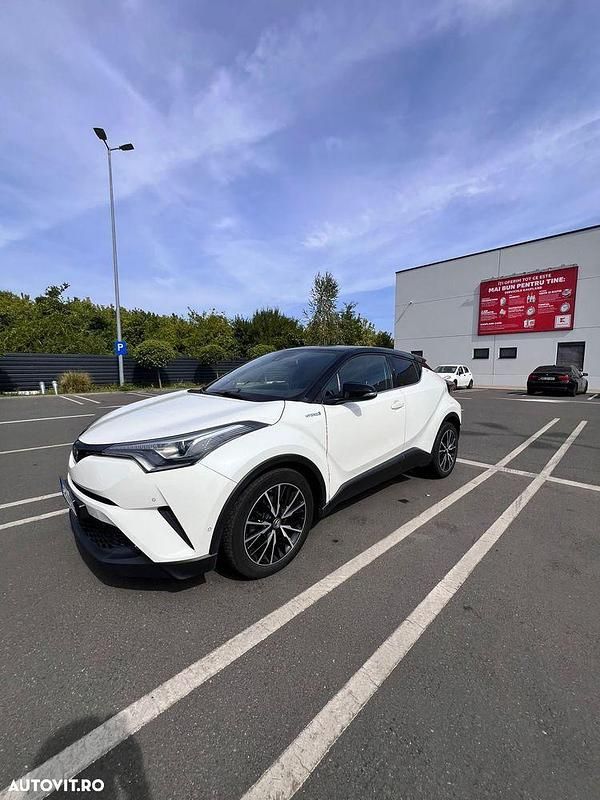 Culoarealb Utilizat 2019 Toyota C-HR SUV | 18.500 EUR (Puțin scump) - Imagine 1/4