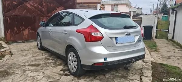 Gri Second-hand 2013 Ford Focus Hatchback | 5.000 EUR (Preț bun) - Imagine 1/4
