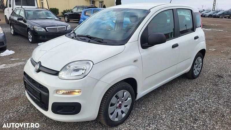Second-hand Fiat Panda 69 CP (50 kW) 2012 Culoarealb Hatchback