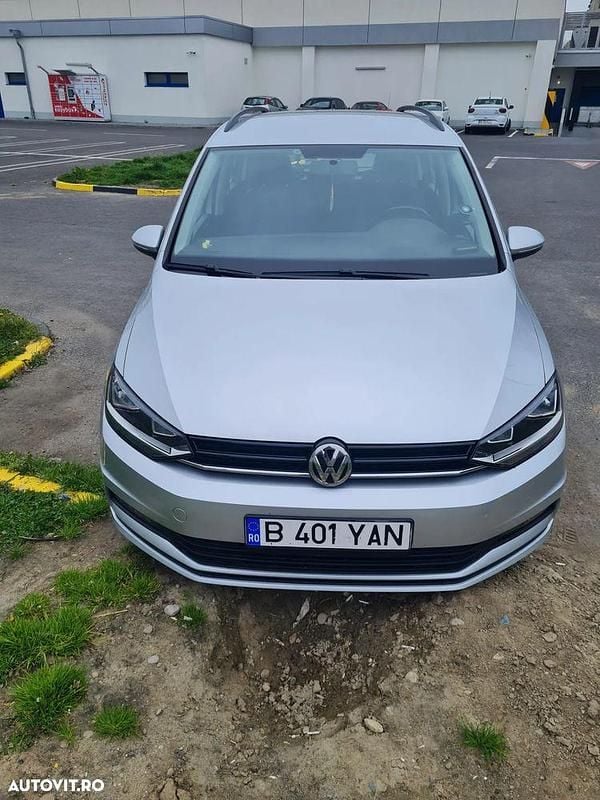Second-hand VW Touran Comfortline 115 CP (84 kW) 2019 Argint Monovolum