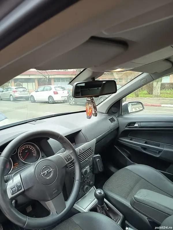 Second-hand Opel Astra 125 CP (91 kW) 2005 Break