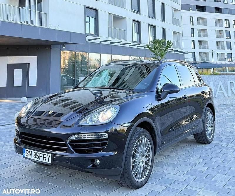 Culoarenegru Utilizat 2012 Porsche Cayenne SUV | 12.900 EUR (Super Preț) - Imagine 1/4