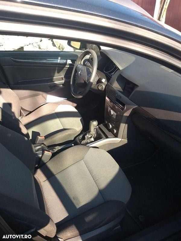 Second-hand Opel Astra 100 CP (73 kW) 2006 Culoarenegru Break