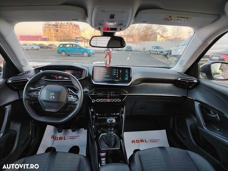 Gri Utilizat 2021 Peugeot 2008 SUV | 13.999 EUR (Scump) - Imagine 1/4