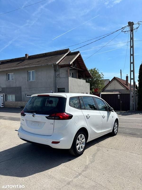 Culoarealb Utilizat 2015 Opel Zafira Enjoy Monovolum | 5.600 EUR (Preț bun) - Imagine 1/4