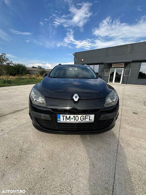 Culoarenegru Utilizat 2011 Renault Mégane GrandTour Break | 3.700 EUR - Imagine 1/4