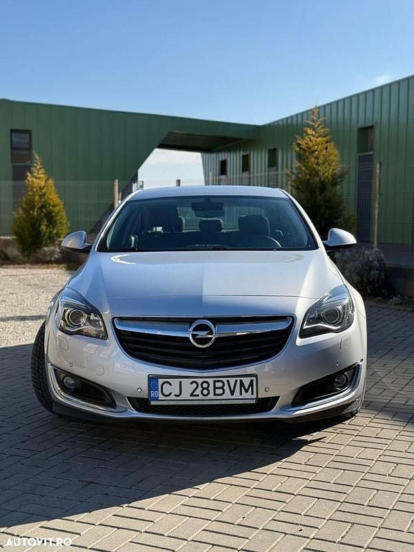 Culoareargint Utilizat 2017 Opel Insignia Edition Berlinǎ | 7.600 EUR (Super Preț) - Imagine 1/4
