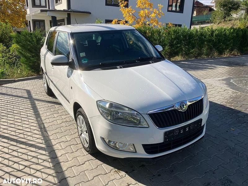 Culoarealb Utilizat 2010 Skoda Fabia Ambiente Hatchback | 3.399 EUR (Preț OK) - Imagine 1/4