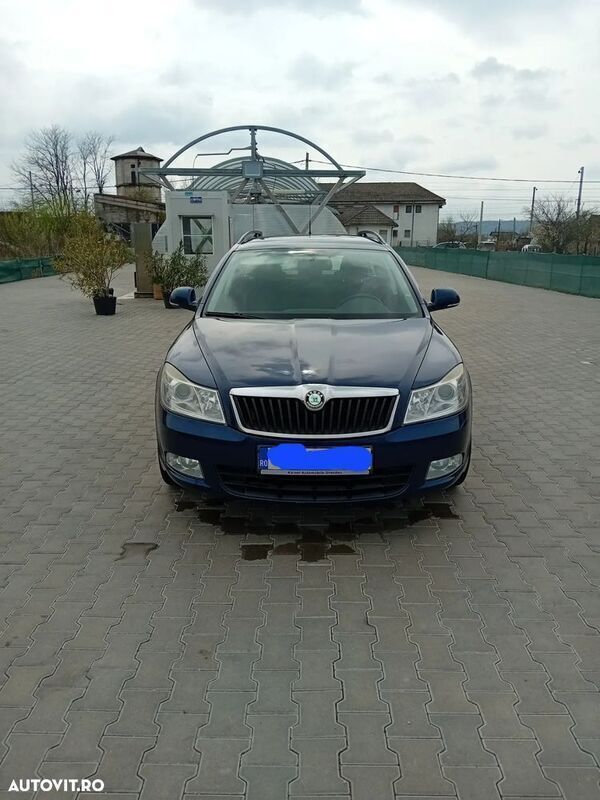 Albastru Utilizat 2010 Skoda Octavia Classic Break | 4.900 EUR (Preț OK) - Imagine 1/4