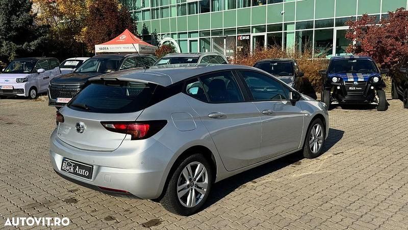 Second-hand Opel Astra Edition 122 CP (89 kW) 2021 Culoareargint Hatchback