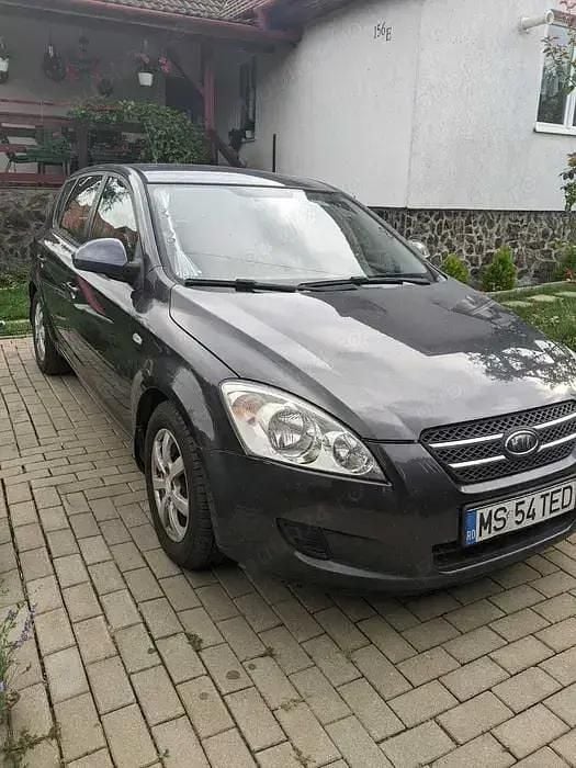 Utilizat 2008 Kia Ceed 2 Hatchback | 2.700 EUR (Puțin scump) - Imagine 1/4
