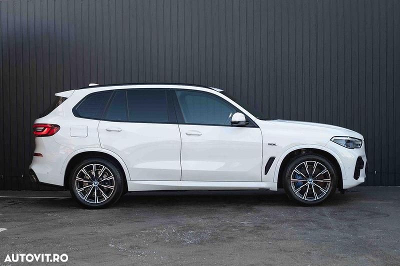 Second-hand BMW X5 M Sport 394 CP (289 kW) 2021 Culoarealb SUV