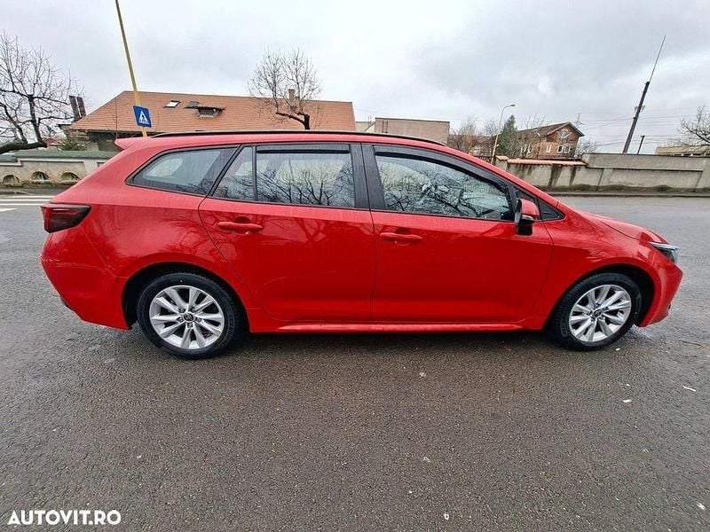 Second-hand Toyota Corolla 122 CP (89 kW) 2023 Culoarerosu Break