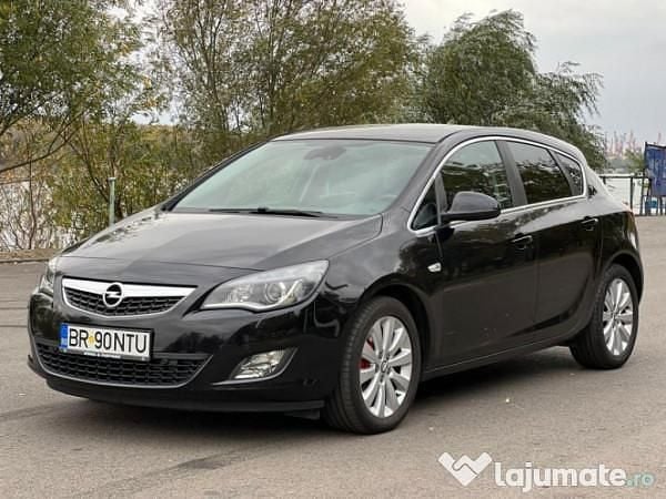 Utilizat 2011 Opel Astra Hatchback | 4.000 EUR (Puțin scump) - Imagine 1/4