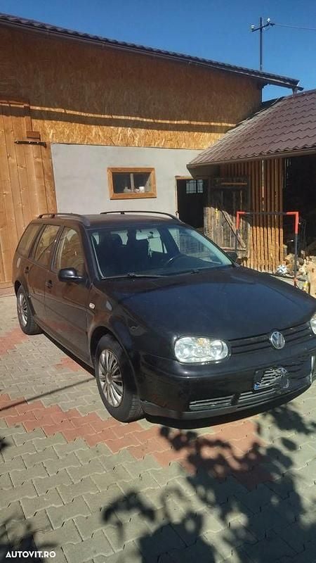 Culoarenegru Utilizat 2005 VW Golf IV Pacific Break | 1.400 EUR (Preț bun) - Imagine 1/4