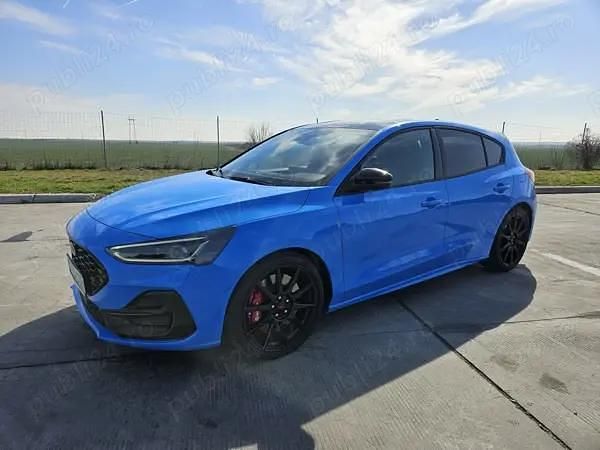 Albastru Utilizat 2024 Ford Focus ST Hatchback | 34.000 EUR - Imagine 1/4