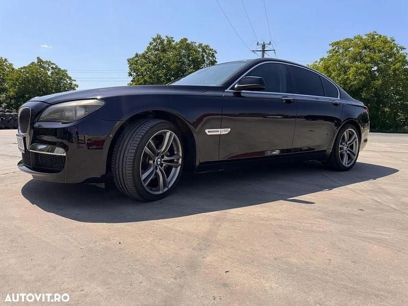 Negru Utilizat 2011 BMW 740 Comfort Edition Berlinǎ | 10.500 EUR (Scump) - Imagine 1/4
