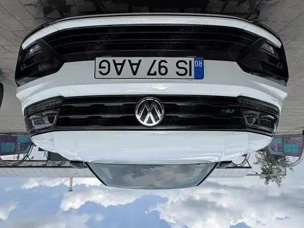 Alb Utilizat 2017 VW Tiguan R-line SUV | 21.200 EUR (Scump) - Imagine 1/4
