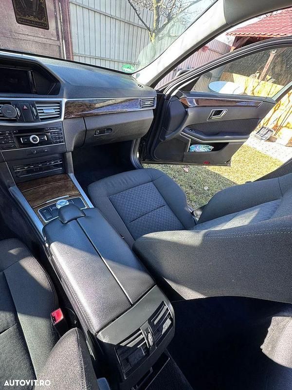 Second-hand Mercedes E220 170 CP (125 kW) 2012 Culoarenegru Break