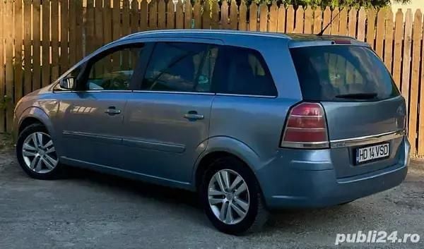 Utilizat 2007 Opel Zafira Monovolum | 1.350 EUR (Preț bun) - Imagine 1/4
