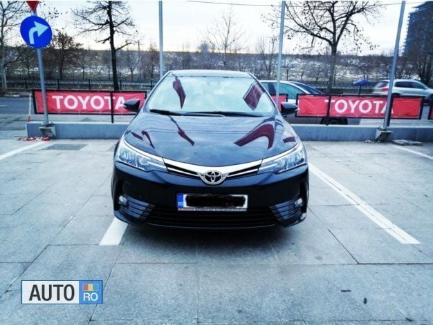 Negru Utilizat 2019 Toyota Corolla Berlinǎ | 7.600 EUR - Imagine 1/4