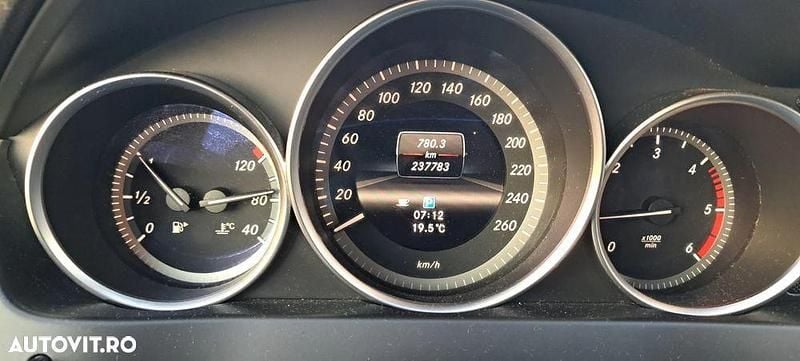 Culoarenegru Utilizat 2013 Mercedes C200 Break | 8.900 EUR (Preț OK) - Imagine 1/4