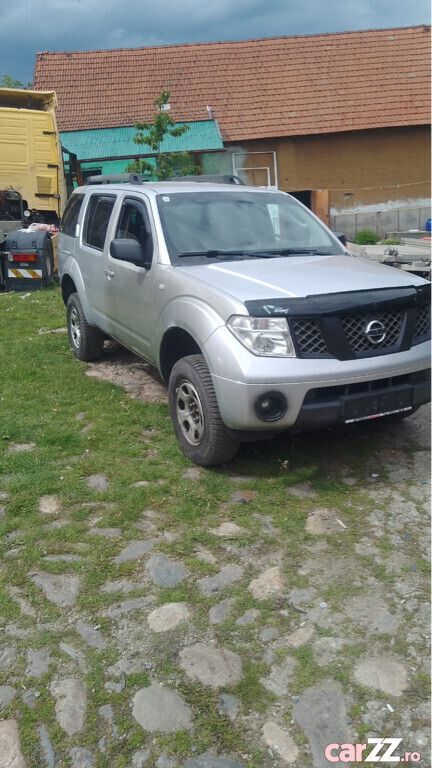 Utilizat 2006 Nissan Pathfinder SUV | 3.600 EUR - Imagine 1/4