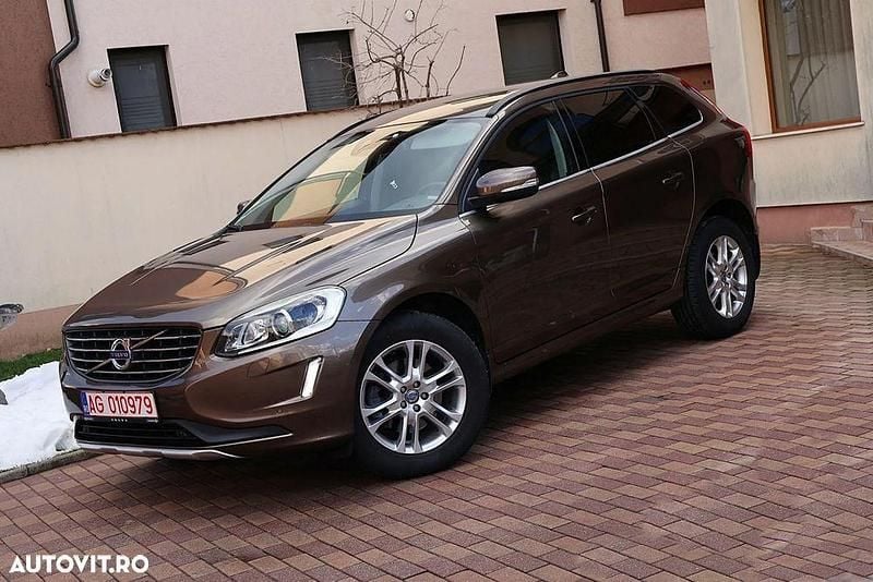 Second-hand Volvo XC60 R-Design 163 CP (119 kW) 2015 Culoaremaro SUV