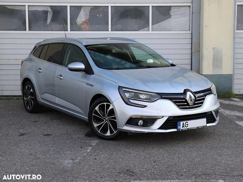 Gri Utilizat 2016 Renault Mégane GrandTour Intens Break | 9.900 EUR (Puțin scump) - Imagine 1/4