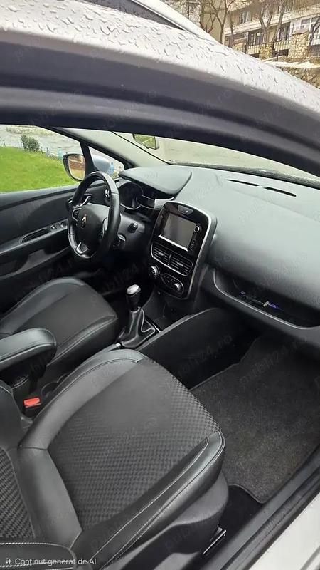Second-hand Renault Clio GrandTour 66 CP (48 kW) 2017 Gri Break