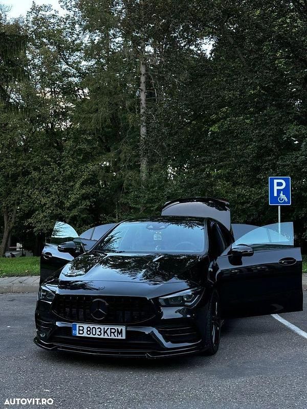 Culoarenegru Utilizat 2019 Mercedes CLA220 Shooting Brake Break | 29.000 EUR - Imagine 1/4