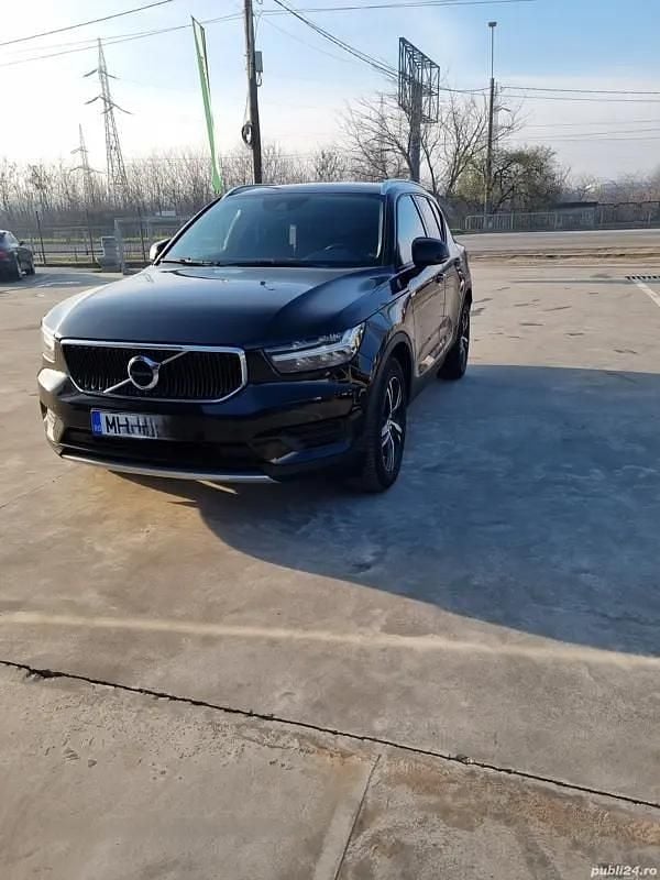 Negru Second-hand 2019 Volvo XC40 SE SUV | 22.300 EUR (Super Preț) - Imagine 1/4