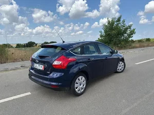 Utilizat 2013 Ford Focus Berlinǎ | 4.750 EUR (Preț bun) - Imagine 1/4