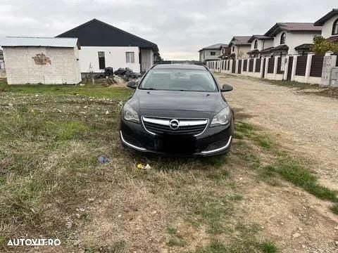 Culoarenegru Utilizat 2013 Opel Insignia Hatchback | 5.600 EUR (Preț OK) - Imagine 1/4