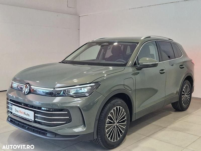 Verde Utilizat 2025 VW Tiguan Elegance SUV | 48.500 EUR - Imagine 1/4