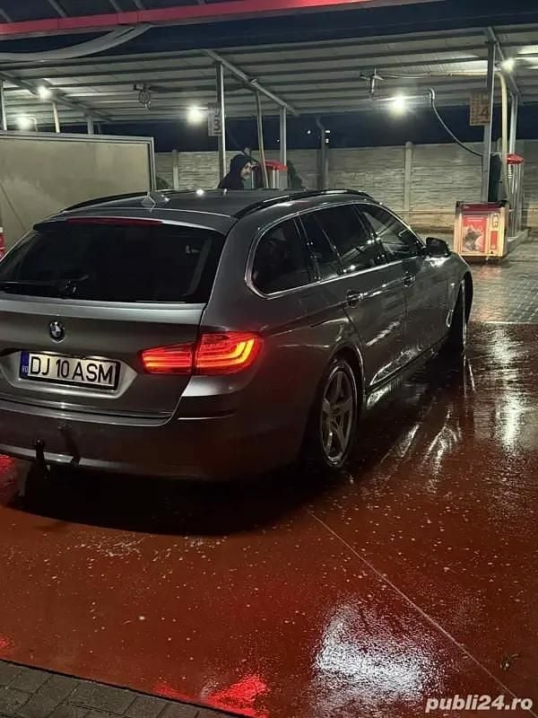 Second-hand BMW 520 184 CP (135 kW) 2015 Berlinǎ
