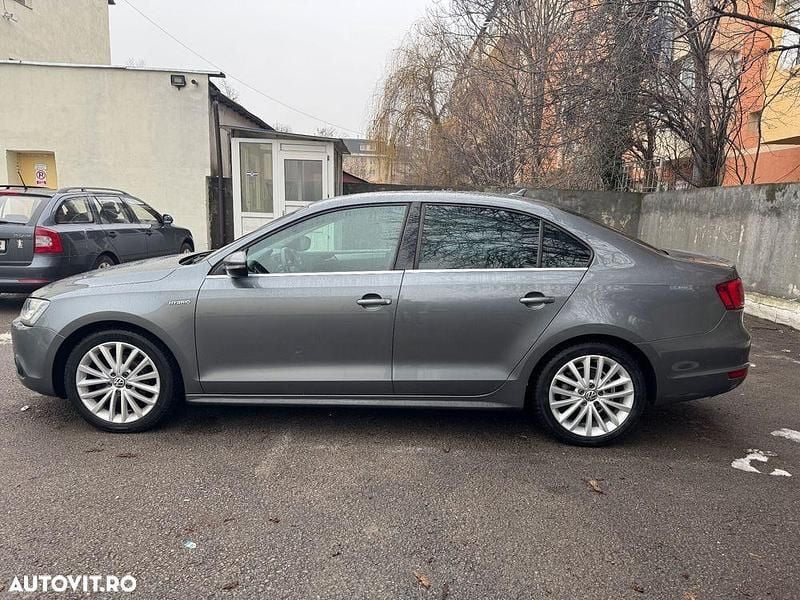 Second-hand VW Jetta Highline 150 CP (110 kW) 2013 Culoaregri Berlinǎ