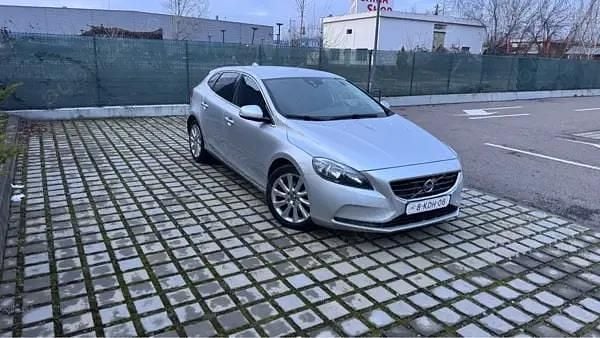 Second-hand Volvo V40 115 CP (84 kW) 2013 Argintiu Hatchback