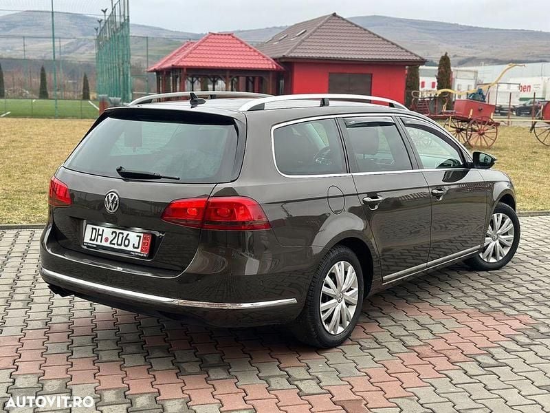 Second-hand VW Passat Individual 140 CP (102 kW) 2013 Culoaremaro Berlinǎ
