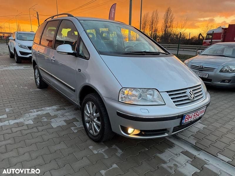 Second-hand VW Sharan United 115 CP (84 kW) 2010 Culoareargint Monovolum