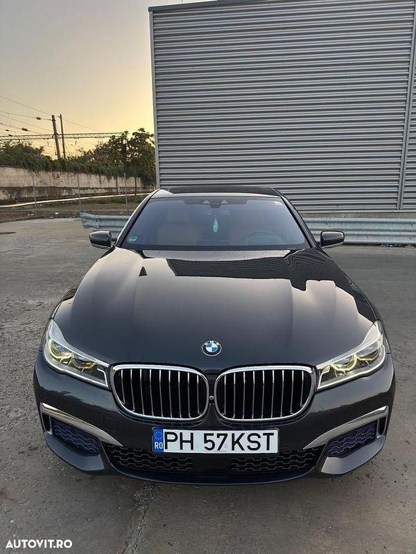 Culoarenegru Utilizat 2016 BMW 740 Berlinǎ | 23.900 EUR (Super Preț) - Imagine 1/4